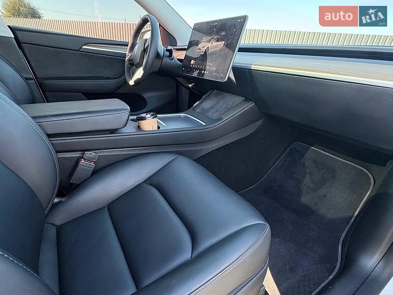 Внедорожник / Кроссовер Tesla Model Y 2023 в Золотоноше