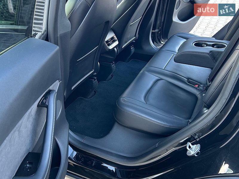 Позашляховик / Кросовер Tesla Model Y 2020 в Києві