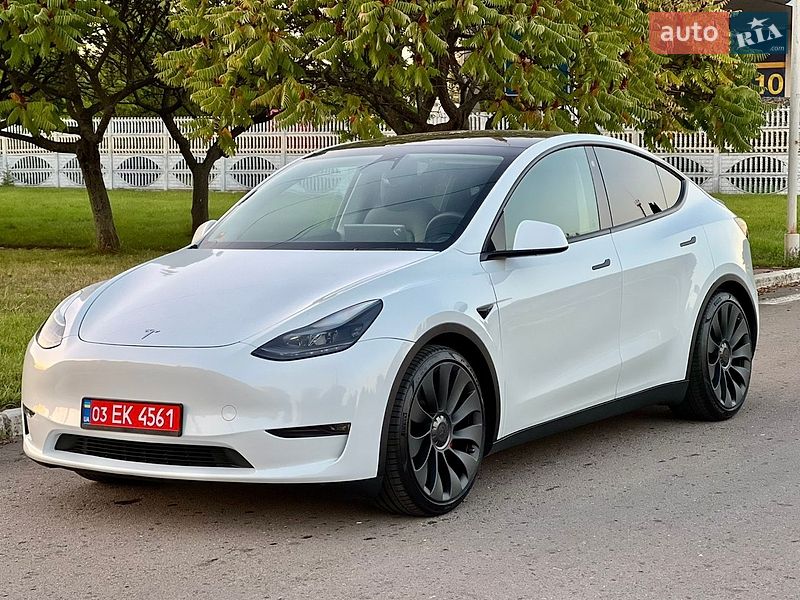 Внедорожник / Кроссовер Tesla Model Y 2024 в Ровно