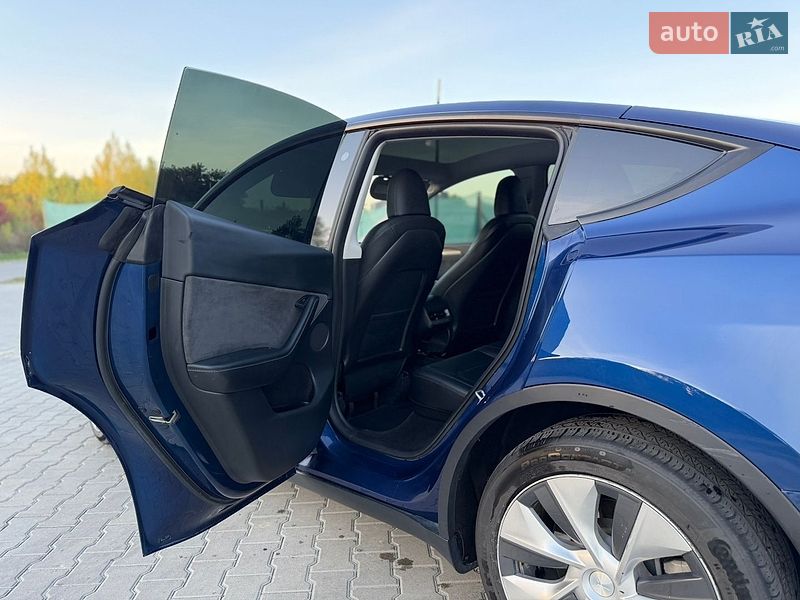 Позашляховик / Кросовер Tesla Model Y 2023 в Звягелі