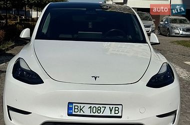 Внедорожник / Кроссовер Tesla Model Y 2021 в Ивано-Франковске