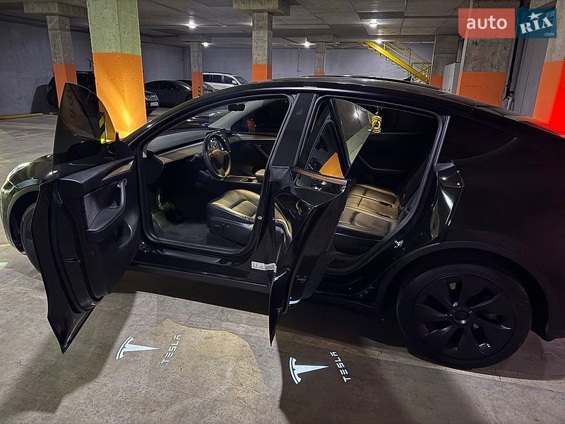 Внедорожник / Кроссовер Tesla Model Y 2023 в Днепре фото 10 Внедорожник / Кроссовер Tesla Model Y 2023 в Днепре
