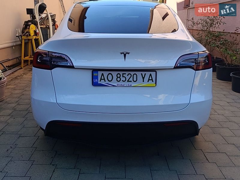Внедорожник / Кроссовер Tesla Model Y 2023 в Ужгороде фото 6 Внедорожник / Кроссовер Tesla Model Y 2023 в Ужгороде