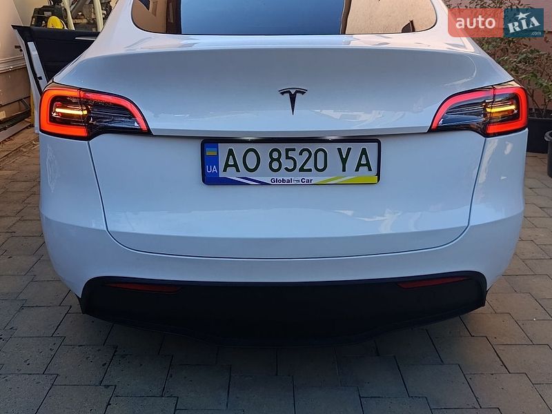 Внедорожник / Кроссовер Tesla Model Y 2023 в Ужгороде фото 13 Внедорожник / Кроссовер Tesla Model Y 2023 в Ужгороде