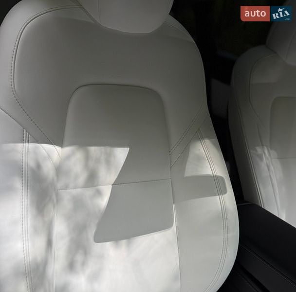 Внедорожник / Кроссовер Tesla Model Y 2022 в Луцке