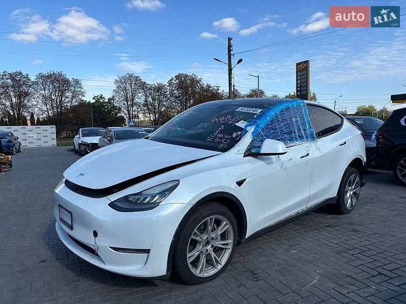 Tesla Model Y 2022