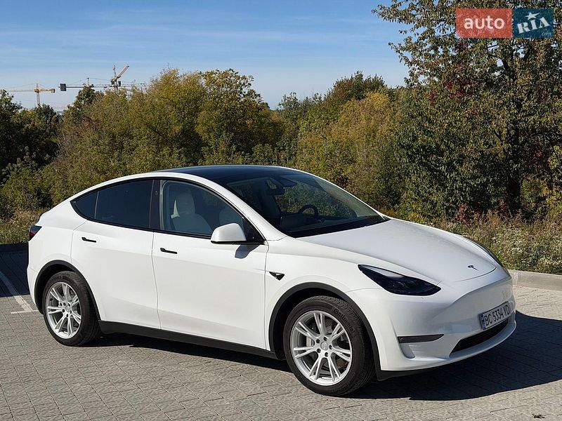 Позашляховик / Кросовер Tesla Model Y 2023 в Львові