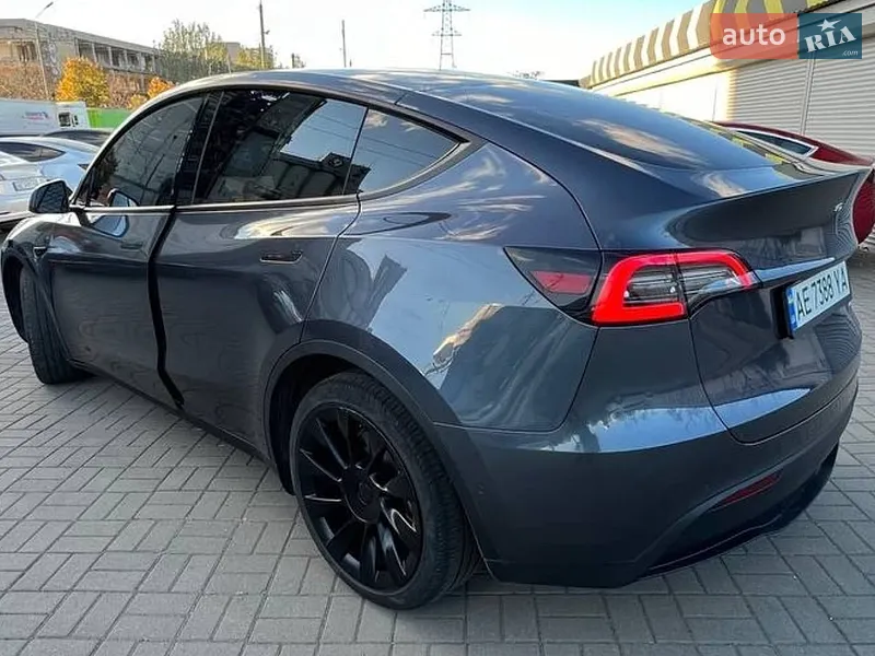 Tesla Model Y 2021