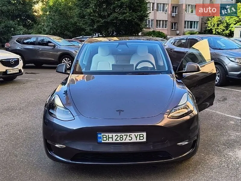 Tesla Model Y 2022