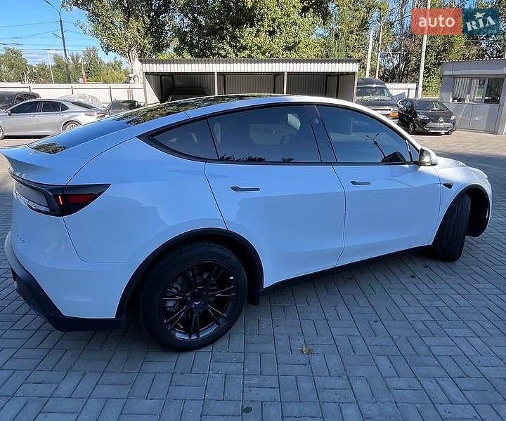 Внедорожник / Кроссовер Tesla Model Y 2025 в Днепре