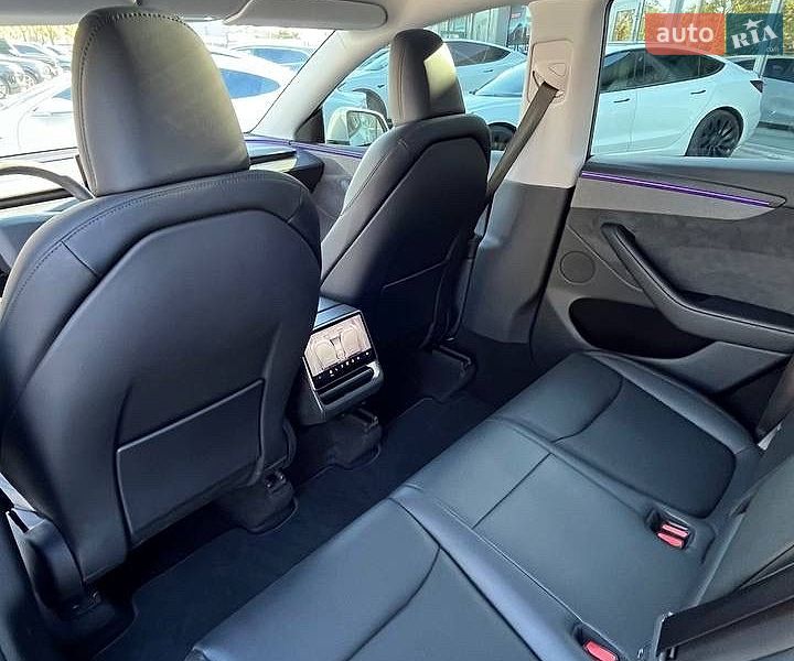 Внедорожник / Кроссовер Tesla Model Y 2025 в Днепре