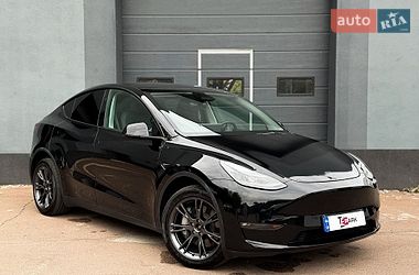Внедорожник / Кроссовер Tesla Model Y 2024 в Киеве