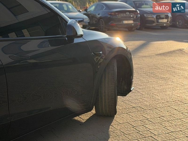 Позашляховик / Кросовер Tesla Model Y 2024 в Львові