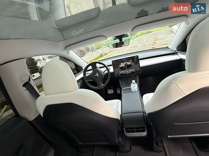 Позашляховик / Кросовер Tesla Model Y 2023 в Дніпрі фото 14 Позашляховик / Кросовер Tesla Model Y 2023 в Дніпрі