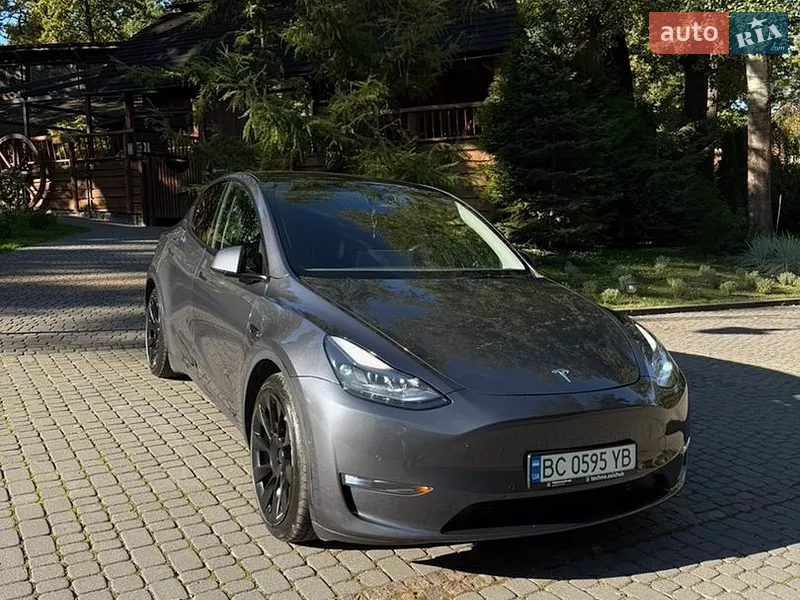 Tesla Model Y 2022