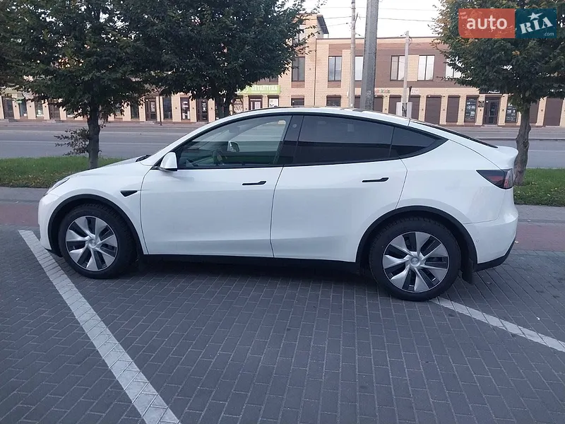 Tesla Model Y 2021