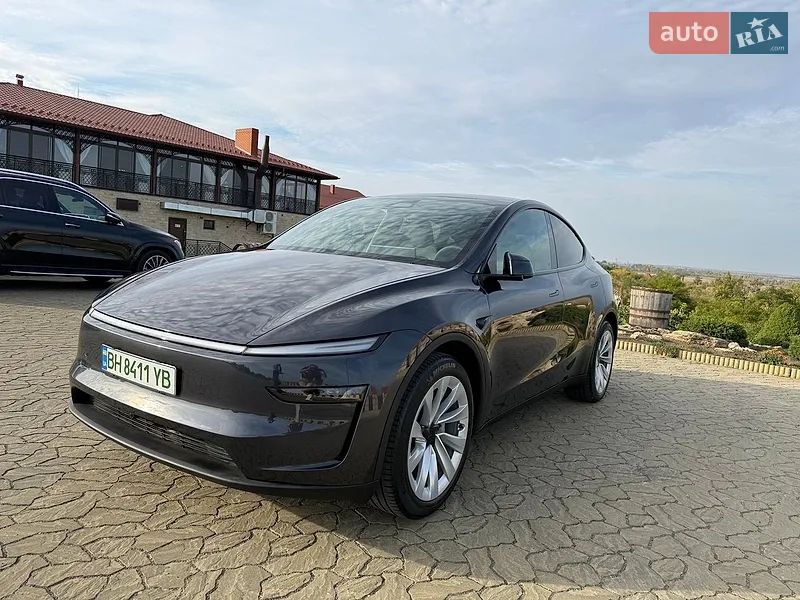 Tesla Model Y 2026