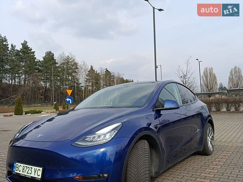 Tesla Model Y 2021
