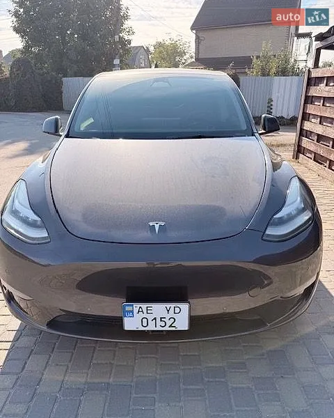Tesla Model Y 2021