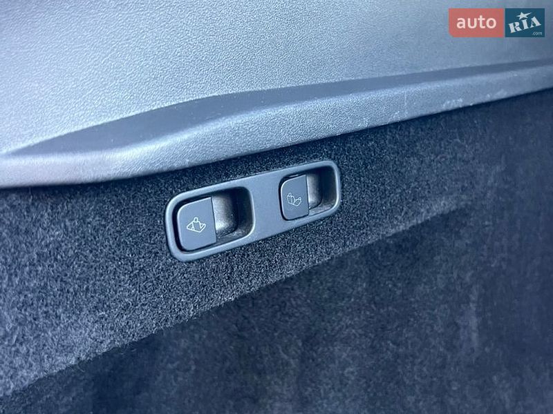 Позашляховик / Кросовер Tesla Model Y 2023 в Луцьку