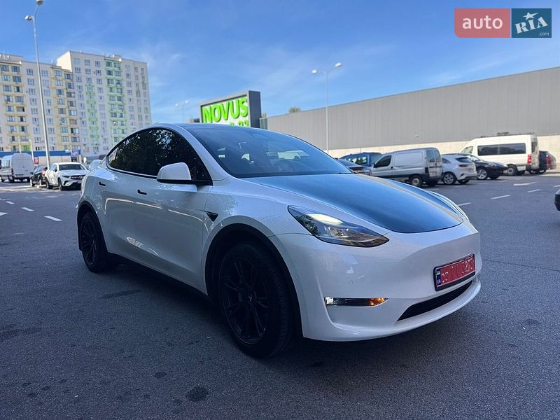 Позашляховик / Кросовер Tesla Model Y 2021 в Києві