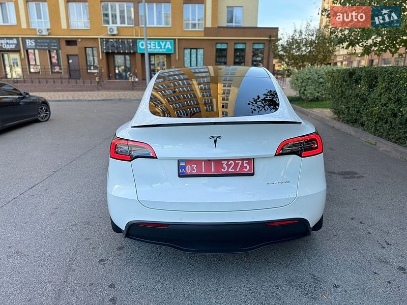 Позашляховик / Кросовер Tesla Model Y 2021 в Києві