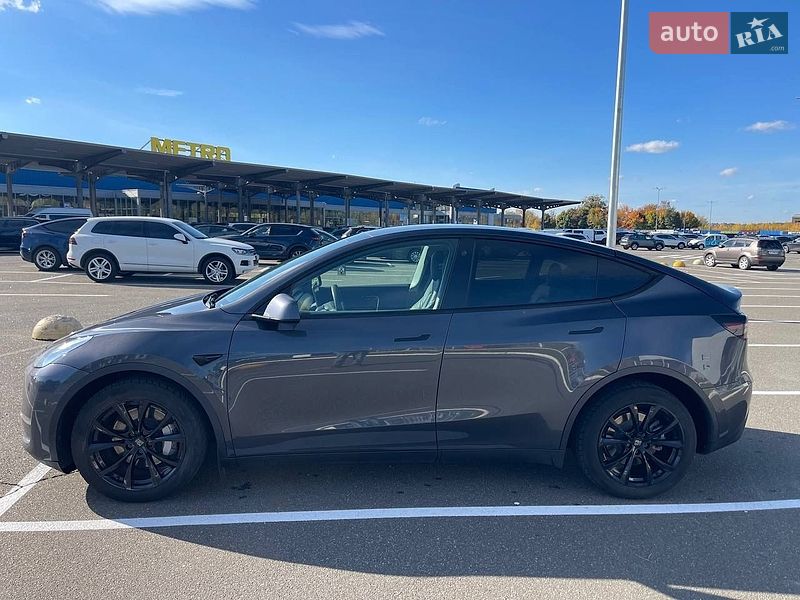 Внедорожник / Кроссовер Tesla Model Y 2021 в Киеве