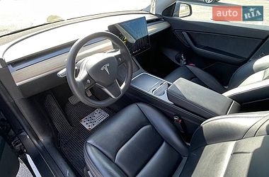Внедорожник / Кроссовер Tesla Model Y 2021 в Киеве