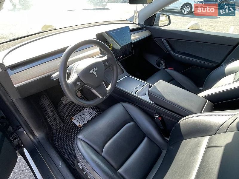 Внедорожник / Кроссовер Tesla Model Y 2021 в Киеве