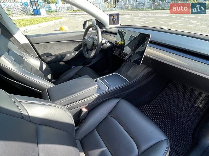 Внедорожник / Кроссовер Tesla Model Y 2021 в Киеве