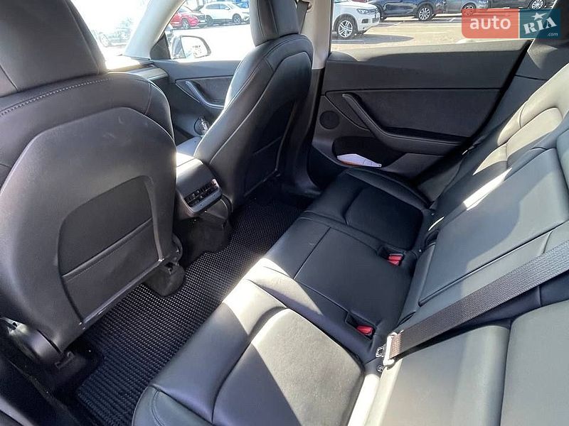 Внедорожник / Кроссовер Tesla Model Y 2021 в Киеве