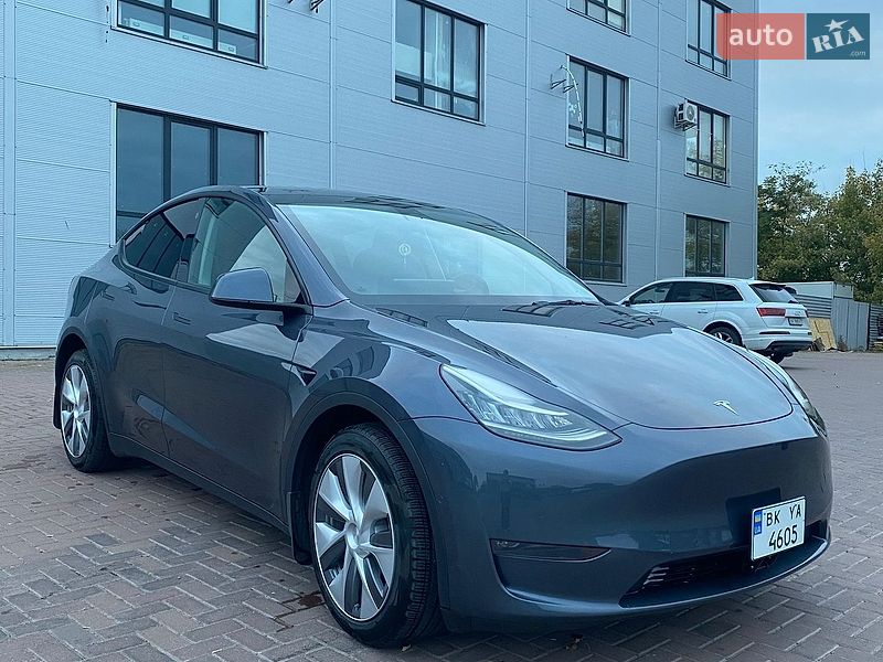 Внедорожник / Кроссовер Tesla Model Y 2022 в Ровно