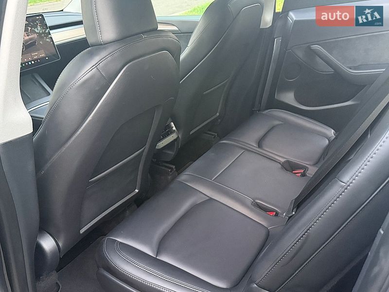 Внедорожник / Кроссовер Tesla Model Y 2023 в Киеве