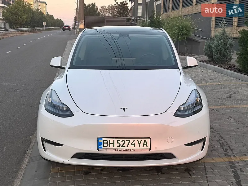 Tesla Model Y 2021