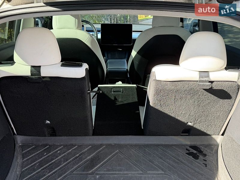 Внедорожник / Кроссовер Tesla Model Y 2021 в Киеве