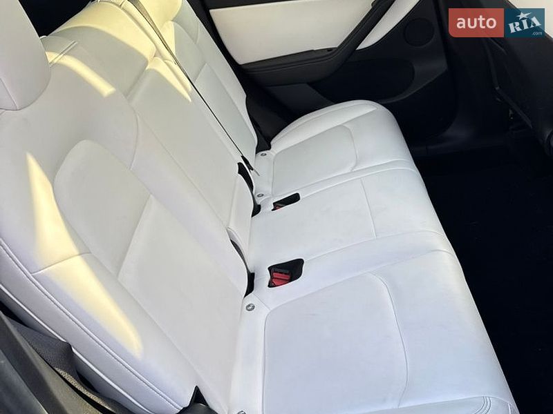 Позашляховик / Кросовер Tesla Model Y 2021 в Луцьку