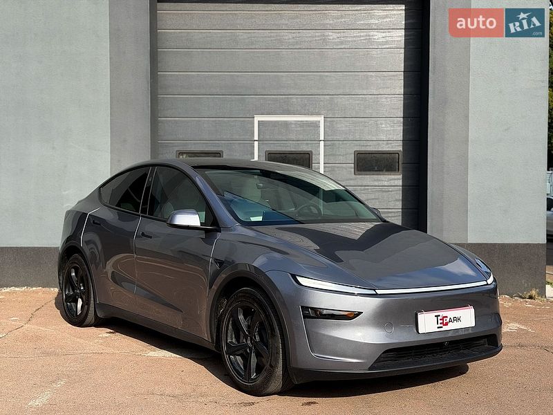 Позашляховик / Кросовер Tesla Model Y 2025 в Києві