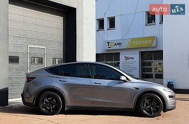 Позашляховик / Кросовер Tesla Model Y 2025 в Києві