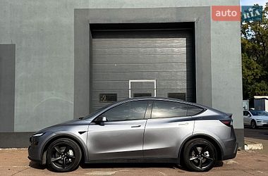 Позашляховик / Кросовер Tesla Model Y 2025 в Києві