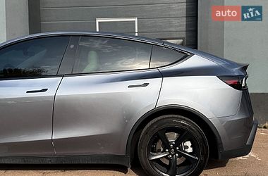 Позашляховик / Кросовер Tesla Model Y 2025 в Києві