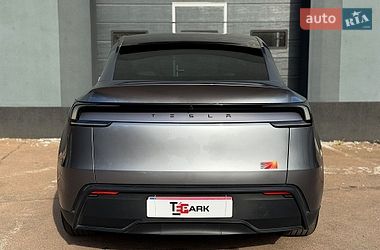 Позашляховик / Кросовер Tesla Model Y 2025 в Києві