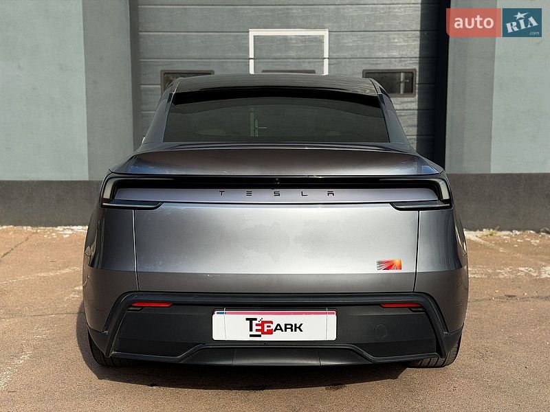 Позашляховик / Кросовер Tesla Model Y 2025 в Києві