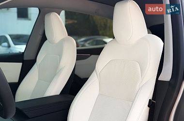Позашляховик / Кросовер Tesla Model Y 2025 в Києві