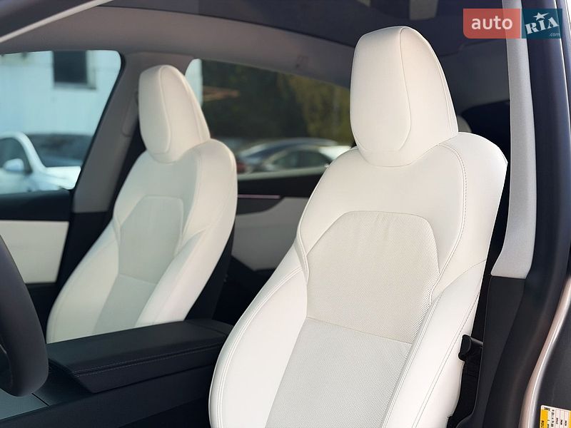 Позашляховик / Кросовер Tesla Model Y 2025 в Києві