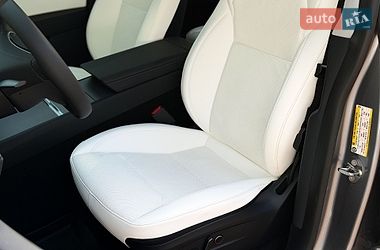 Позашляховик / Кросовер Tesla Model Y 2025 в Києві