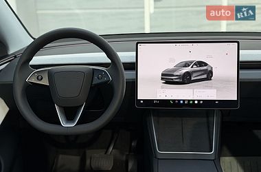Позашляховик / Кросовер Tesla Model Y 2025 в Києві