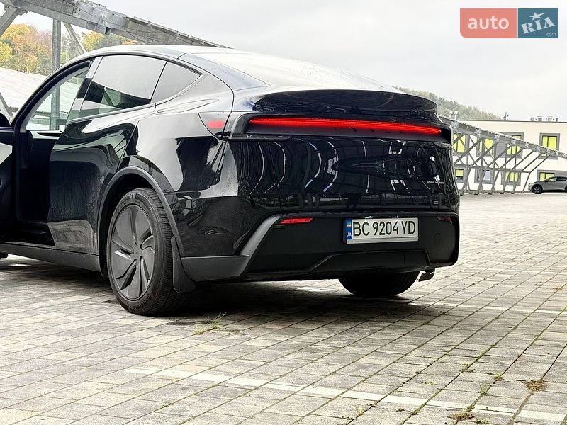 Позашляховик / Кросовер Tesla Model Y 2025 в Львові