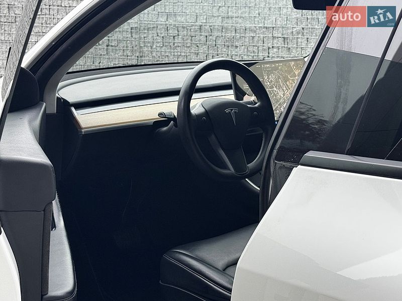 Внедорожник / Кроссовер Tesla Model Y 2020 в Луцке