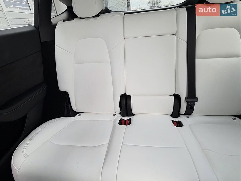 Позашляховик / Кросовер Tesla Model Y 2022 в Львові