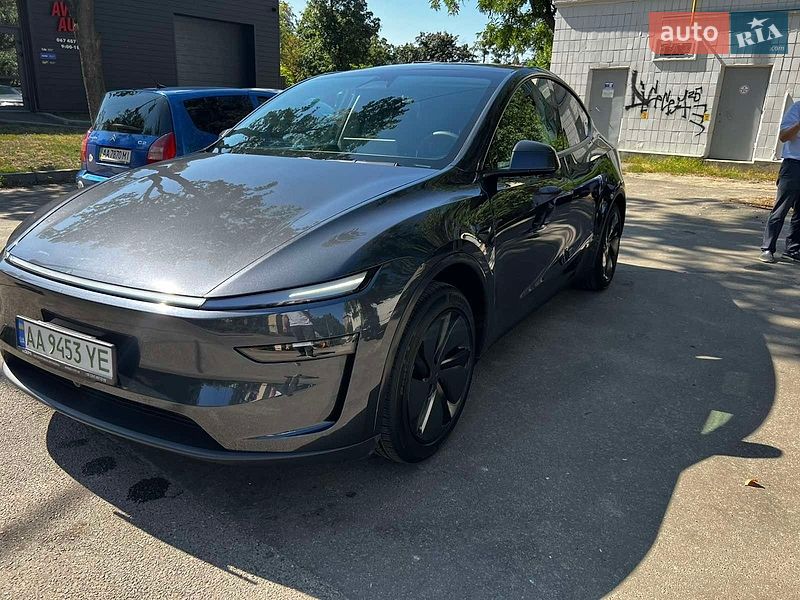 Внедорожник / Кроссовер Tesla Model Y 2025 в Киеве